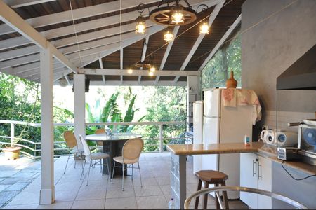 Casa à venda com 510m², 4 quartos e 6 vagasChurrasqueira