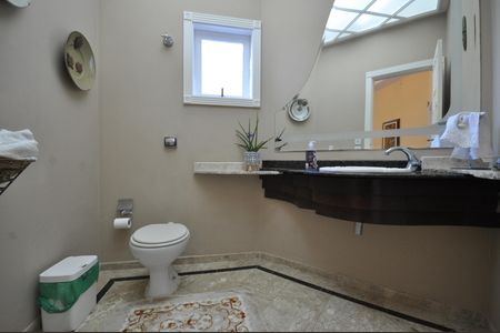Casa à venda com 510m², 4 quartos e 6 vagasLavabo