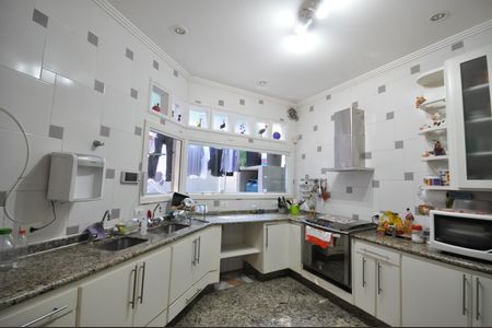 Casa à venda com 510m², 4 quartos e 6 vagasCozinha