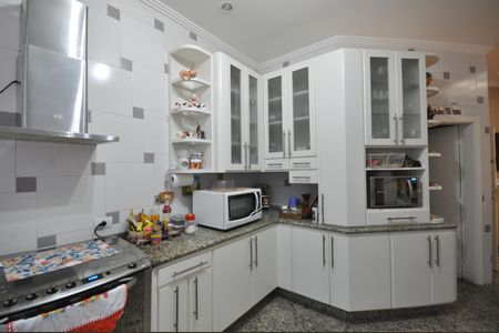 Casa à venda com 510m², 4 quartos e 6 vagasCozinha