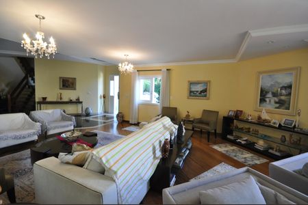 Sala de casa à venda com 4 quartos, 510m² em Sítio Barrocada, São Paulo