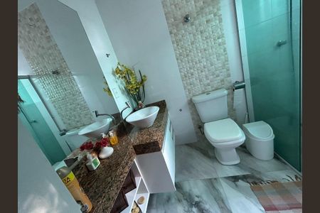 Casa à venda com 5 quartos, 2200m² em Condomínio Estância San Remo, Contagem