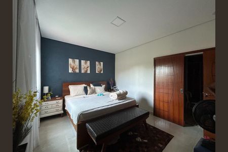 Casa à venda com 5 quartos, 2200m² em Condomínio Estância San Remo, Contagem