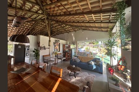Casa à venda com 5 quartos, 2200m² em Condomínio Estância San Remo, Contagem