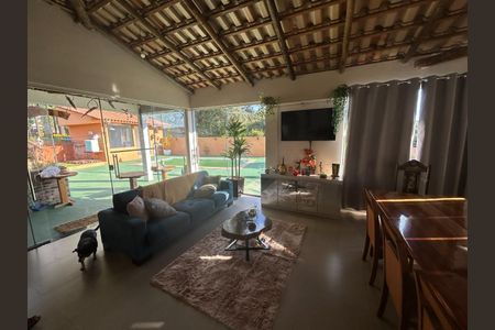 Casa à venda com 5 quartos, 2200m² em Condomínio Estância San Remo, Contagem