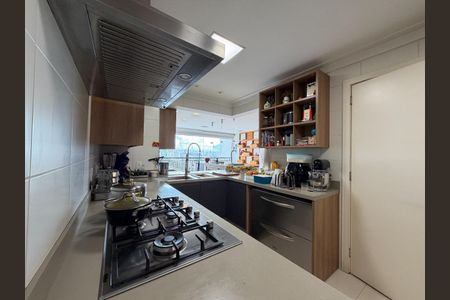 Apartamento à venda com 284m², 3 quartos e 4 vagas