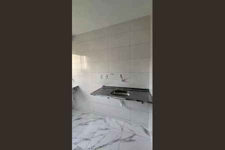 Cozinha de apartamento à venda com 2 quartos, 50m² em Solar do Barreiro, Belo Horizonte