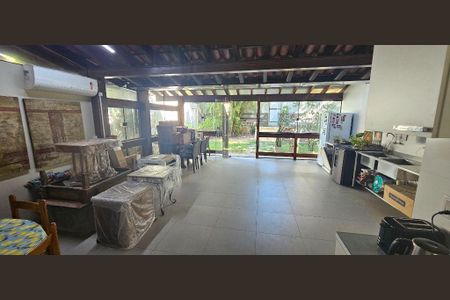Casa à venda com 257m², 3 quartos e 4 vagas
