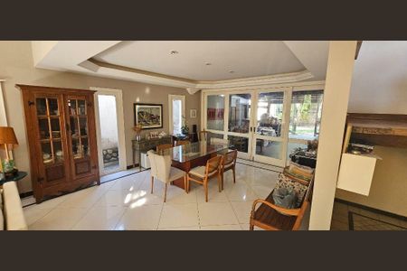 Casa à venda com 257m², 3 quartos e 4 vagas