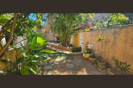 Casa à venda com 257m², 3 quartos e 4 vagas