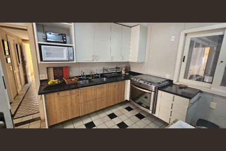 Casa à venda com 257m², 3 quartos e 4 vagas