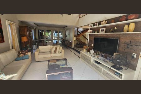 Casa à venda com 257m², 3 quartos e 4 vagas