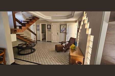 Casa à venda com 257m², 3 quartos e 4 vagas