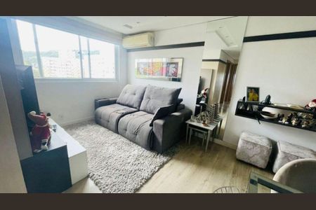 Sala de apartamento para alugar com 3 quartos, 80m² em Jardim Carvalho, Porto Alegre