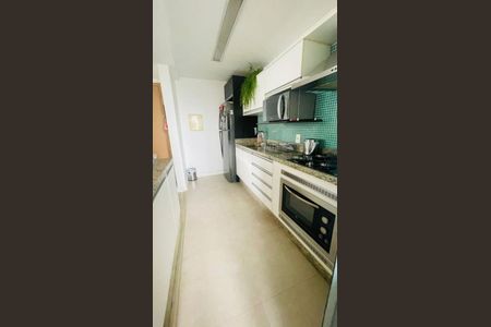 Cozinha de apartamento para alugar com 3 quartos, 80m² em Jardim Carvalho, Porto Alegre