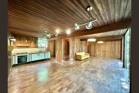 Sala de casa de condomínio para alugar com 4 quartos, 260m² em Chácara do Refúgio, Cotia