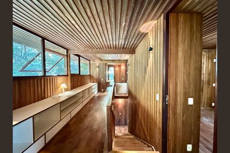 Corredor de casa de condomínio para alugar com 4 quartos, 260m² em Chácara do Refúgio, Cotia