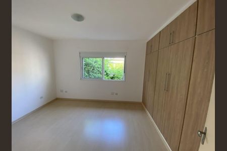 Casa à venda com 4 quartos, 300m² em Moema, São Paulo