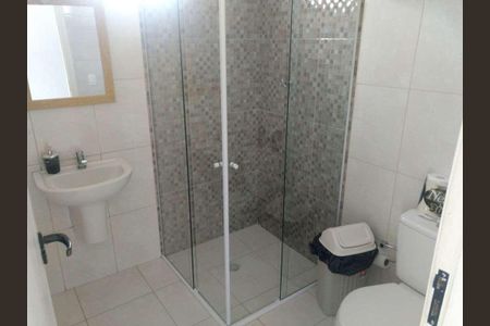 Banheiro  de casa à venda com 2 quartos, 74m² em Vila Moreira, São Paulo