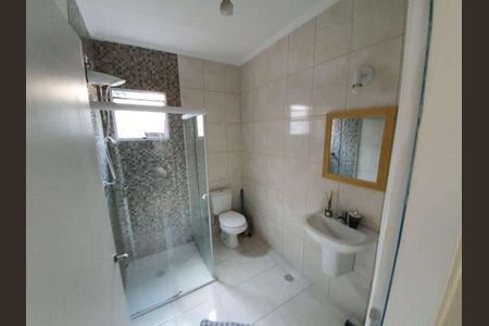 Banheiro  de casa à venda com 2 quartos, 74m² em Vila Moreira, São Paulo