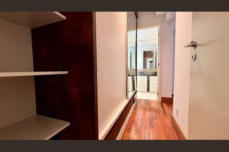 Apartamento à venda com 130m², 4 quartos e 2 vagas