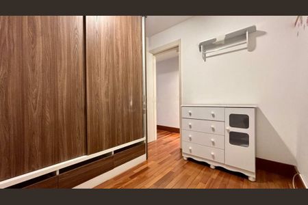 Apartamento à venda com 130m², 4 quartos e 2 vagas