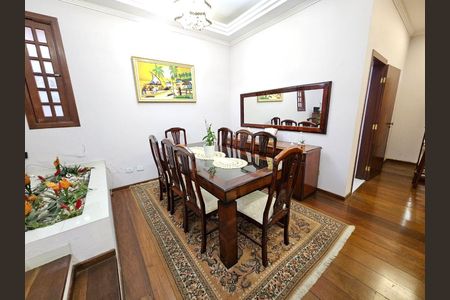 Casa à venda com 4 quartos, 261m² em Residencial Tres (Alphaville), Santana de Parnaíba