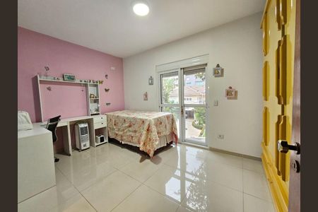 Casa à venda com 4 quartos, 261m² em Residencial Tres (Alphaville), Santana de Parnaíba