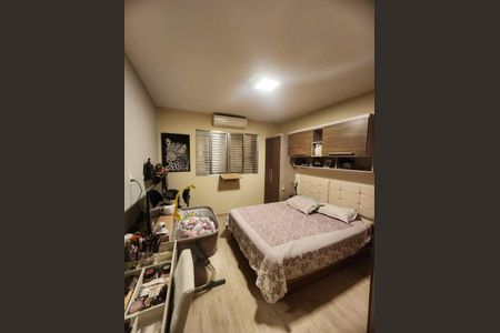Casa à venda com 80m², 2 quartos e 2 vagas