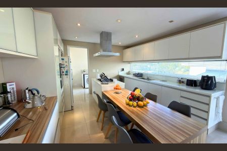 Casa à venda com 400m², 3 quartos e 4 vagas