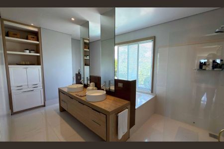 Casa à venda com 400m², 3 quartos e 4 vagas