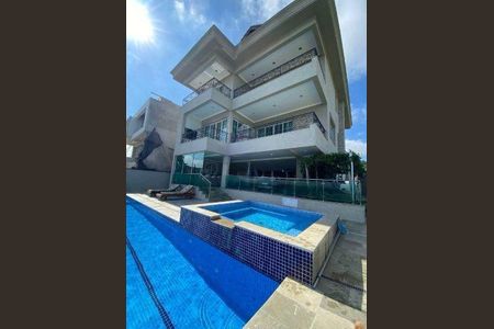 Casa à venda com 950m², 4 quartos e 6 vagas