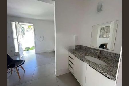 Cozinha de casa para alugar com 3 quartos, 89m² em Jurerê, Florianópolis