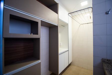 Apartamento para alugar com 58m², 3 quartos e 1 vagaÁrea de Serviço