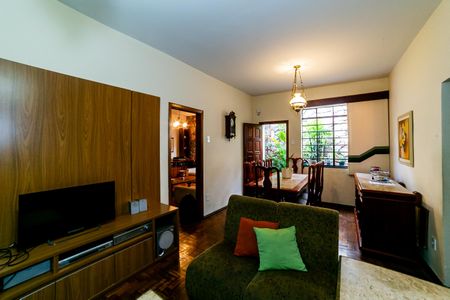 Casa para alugar com 240m², 3 quartos e 4 vagas Casa para alugar com 240m², 3 quartos e 4 vagasSala