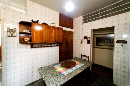 Casa para alugar com 240m², 3 quartos e 4 vagas Casa para alugar com 240m², 3 quartos e 4 vagasCozinha