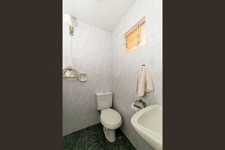 Casa para alugar com 240m², 3 quartos e 4 vagas Casa para alugar com 240m², 3 quartos e 4 vagasBanheiro de serviço