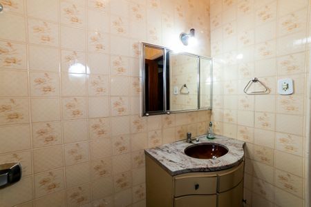 Casa para alugar com 240m², 3 quartos e 4 vagas Casa para alugar com 240m², 3 quartos e 4 vagasBanheiro Social