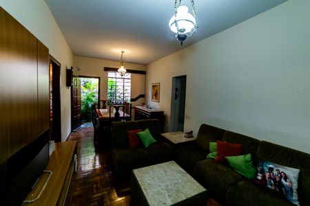 Casa para alugar com 240m², 3 quartos e 4 vagas Casa para alugar com 240m², 3 quartos e 4 vagasSala