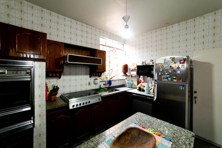 Casa para alugar com 240m², 3 quartos e 4 vagas Casa para alugar com 240m², 3 quartos e 4 vagasCozinha