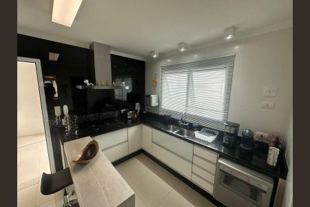 Casa à venda com 320m², 4 quartos e 3 vagasCozinha