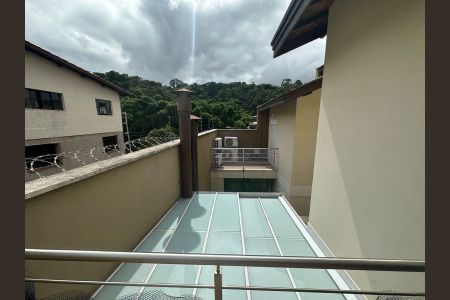 Casa à venda com 320m², 4 quartos e 3 vagasÁrea externa
