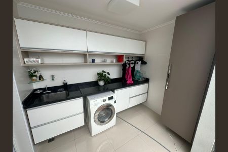 Casa à venda com 320m², 4 quartos e 3 vagasÁrea de serviço