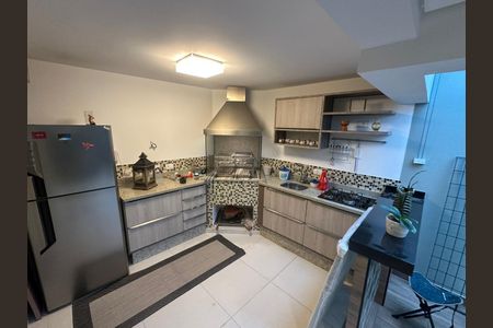 Casa à venda com 320m², 4 quartos e 3 vagasCozinha