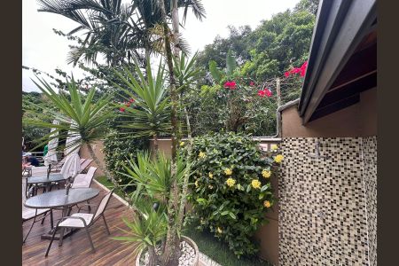 Casa à venda com 320m², 4 quartos e 3 vagasÁrea externa