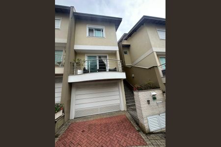 Casa à venda com 320m², 4 quartos e 3 vagasFachada