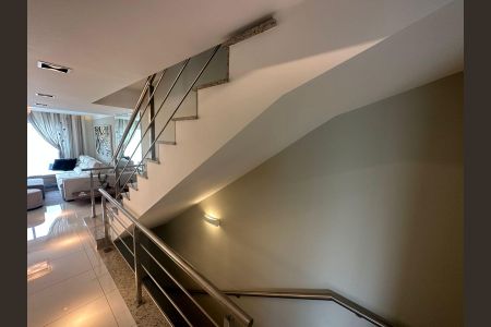 Casa à venda com 320m², 4 quartos e 3 vagasSala