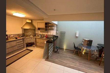 Casa à venda com 320m², 4 quartos e 3 vagasÁrea externa