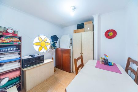 Casa à venda com 198m², 3 quartos e 3 vagasQuarto de Serviço