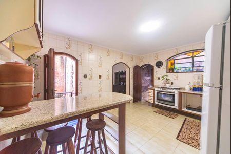 Casa à venda com 198m², 3 quartos e 3 vagasCozinha 